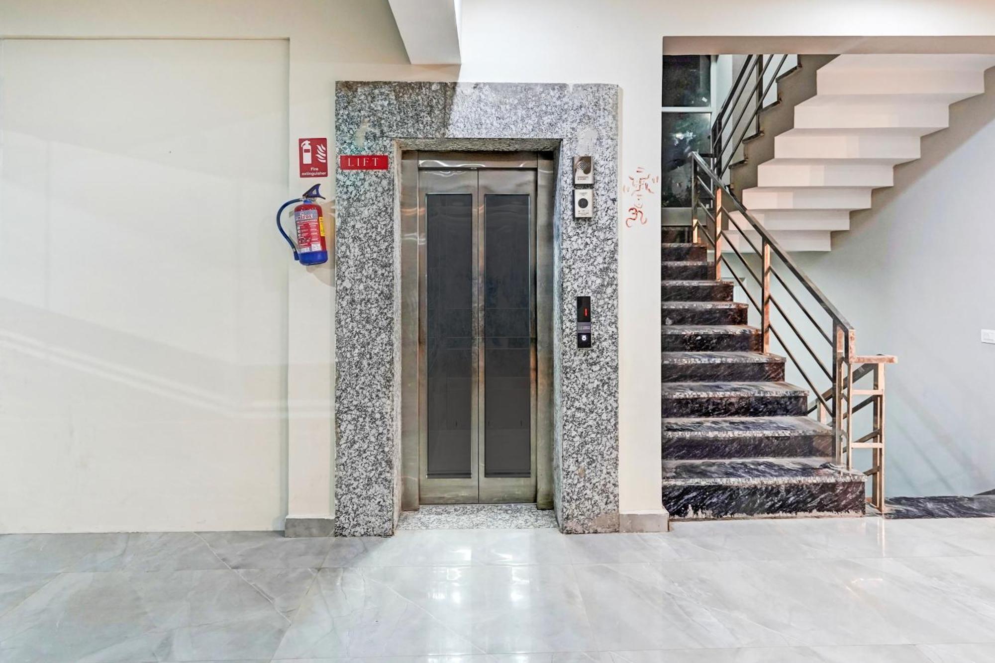 Hotel Super Townhouse Sector 86 Near Sector 83 Metro Station Noida Exteriér fotografie
